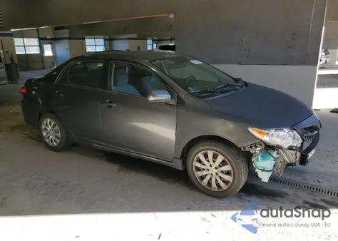 2013 Toyota Corolla Base z USA, uszkodzony, nr VIN 2T1BU4EE7DC929932